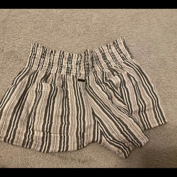 Billabong shorts - Picture 2 of 3